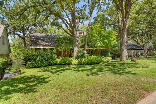 2212 Prestonwood Dr, Arlington, TX, 76012-5420 | Card Image