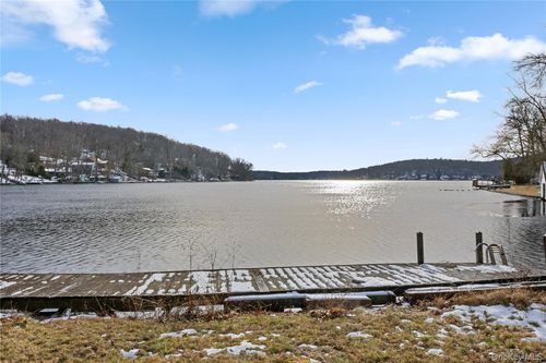 149 N Shore Rd, Putnam Valley, NY, 10579-1545 | Card Image