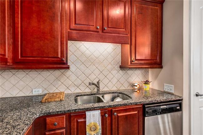 APT-1209 - 2300 Peachford Rd, Condo with 2 bedrooms, 2 bathrooms and 1 parking in Dunwoody GA | Image 6