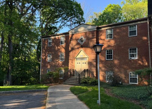 201-876 College Pkwy, ROCKVILLE, MD, 20850-1945 | Card Image
