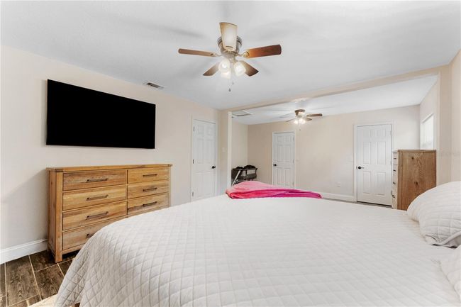 9819 Allen Rd, House other with 3 bedrooms, 2 bathrooms and null parking in Lithia FL | Image 16