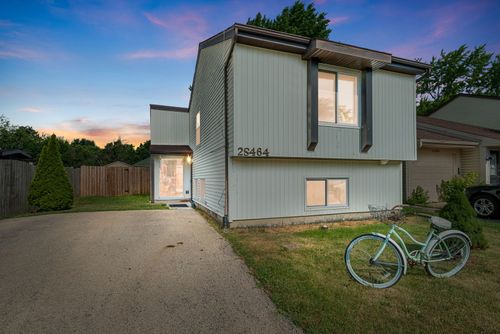 2S464 Cottonwood Ct, Warrenville, IL, 60555-1313 | Card Image