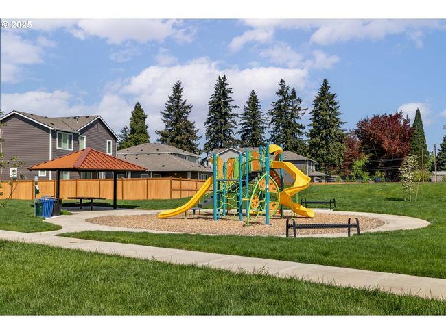 15209 Se Towers Ter, House other with 3 bedrooms, 3 bathrooms and 2 parking in Milwaukie OR | Image 30