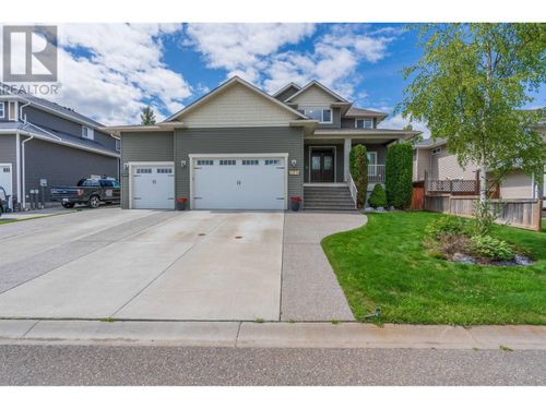 7647 Eastview St, Prince George, BC, V2N6X9 | Card Image