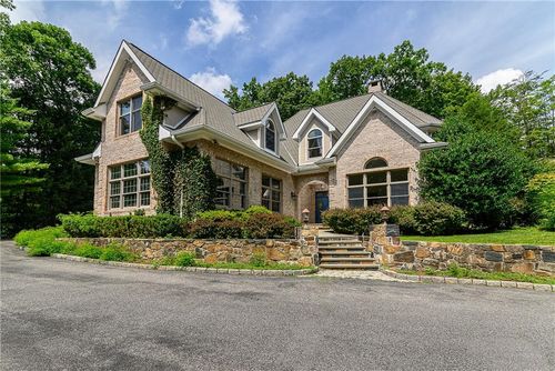 28 Wrights Mill Rd, Armonk, NY, 10504-1130 | Card Image