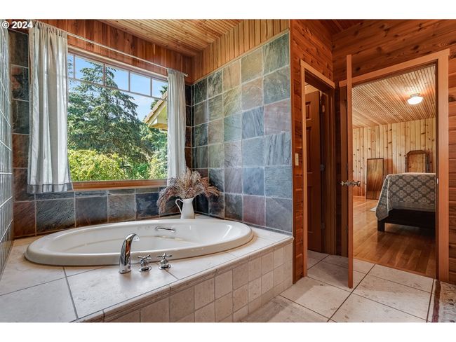 17765 Monnier Rd Ne, House other with 5 bedrooms, 4 bathrooms and 4 parking in Hubbard OR | Image 16