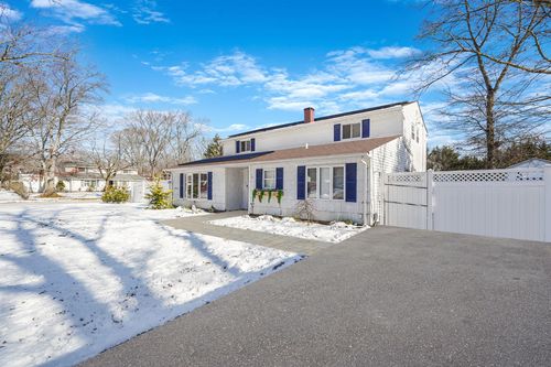 1 Cub Rd, S Setauket, NY, 11720-1323 | Card Image