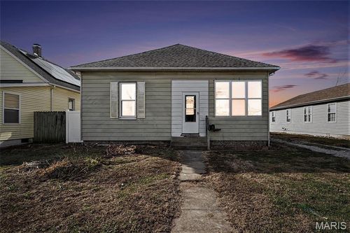 403 State St, Dupo, IL, 62239-1335 | Card Image