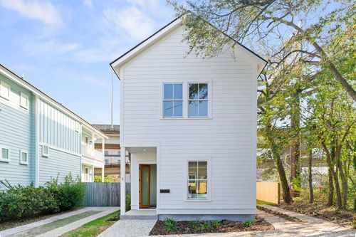 2 F St, Charleston, SC, 29403-4721 | Card Image