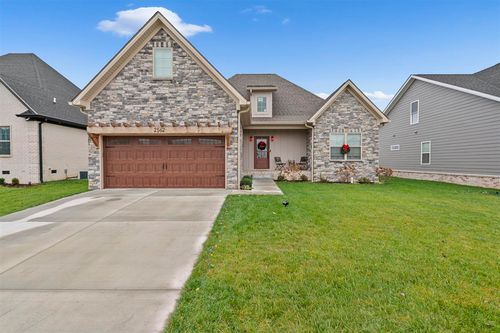 2562 Carter Farm Rd, Bowling Green, KY, 42103-6046 | Card Image