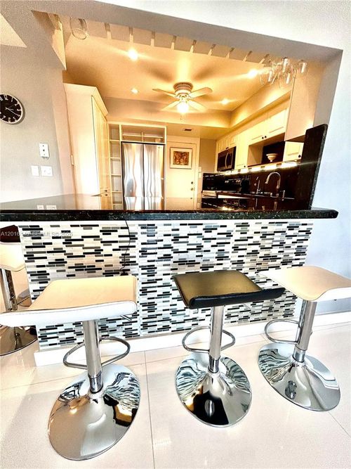 721-200 Diplomat Parkway, Hallandale Beach, FL, 33009 | Card Image