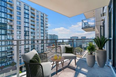 801 - 175 W 1 St St, Condo with 1 bedrooms, 1 bathrooms and 1 parking in North Vancouver BC | Image 3