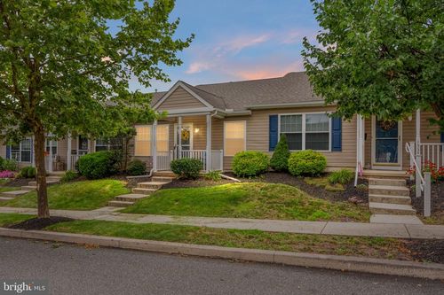 1535 Glasgow St, POTTSTOWN, PA, 19464-9417 | Card Image