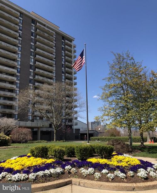 apt-321-1800 Old Meadow Rd, MCLEAN, VA, 22102-1821 | Card Image