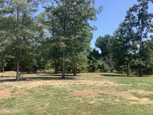 152 Peninsula Dr, Brandon, MS, 39047-8280 | Card Image