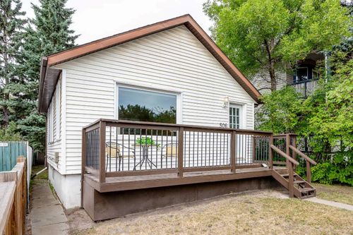 506 8 Avenue Ne, House with 3 bedrooms, 1 bathrooms and 2 parking in Calgary AB | Card Image