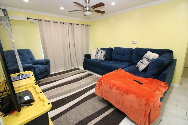 5079 Sanlin Dr, Condo with 1 bedrooms, 1 bathrooms and null parking in Coraopolis PA | Image 5