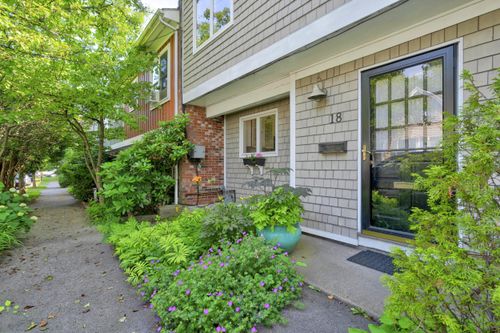 18 Ponce St, Portland, ME, 04101-4314 | Card Image