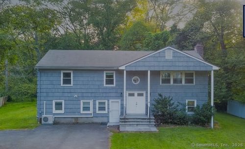 4 Robert Ln, Westport, CT, 06880-5728 | Card Image