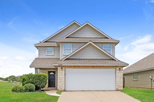 10568 Flagstaff Run, Fort Worth, TX, 76140-6571 | Card Image