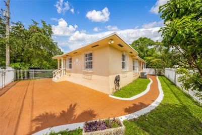 287 Nw 31st St, House other with 3 bedrooms, 1 bathrooms and null parking in Miami FL | Image 1