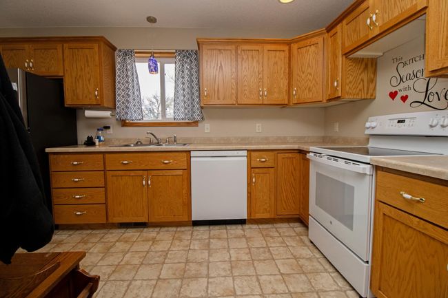 1120 Coakley St, House other with 3 bedrooms, 2 bathrooms and null parking in Paynesville MN | Image 4