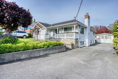 1154 Finlay St, House other with 5 bedrooms, 3 bathrooms and 8 parking in White Rock BC | Image 1