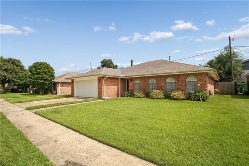 7716 Norton Ave, Harahan, LA, 70123-4521 | Card Image