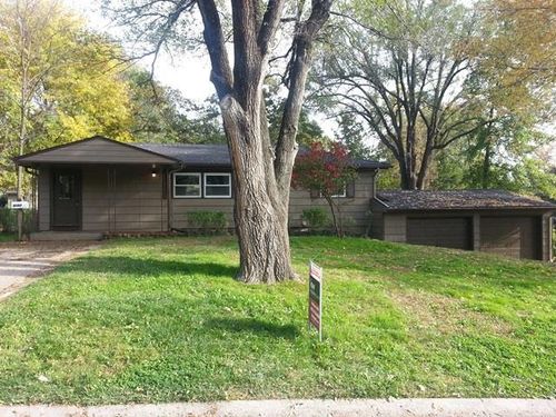 6103 N Forest Ave, Gladstone, MO, 64118-4825 | Card Image
