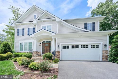 605 Meadow Ln Sw, VIENNA, VA, 22180-6342 | Card Image