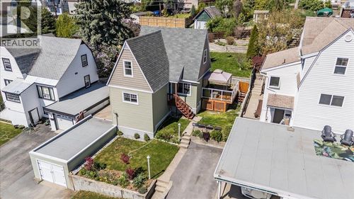 725 Shakespeare Street, Warfield, BC, V1R2B3 | Card Image