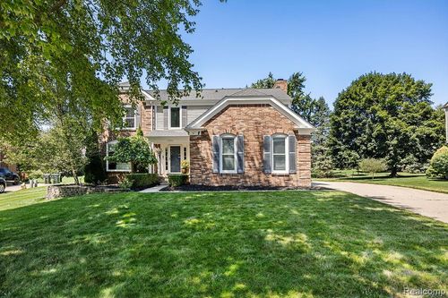 2384 Millbrook Ct, Rochester Hills, MI, 48306-3143 | Card Image