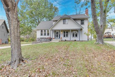 View of front of home and front yard | Image 1