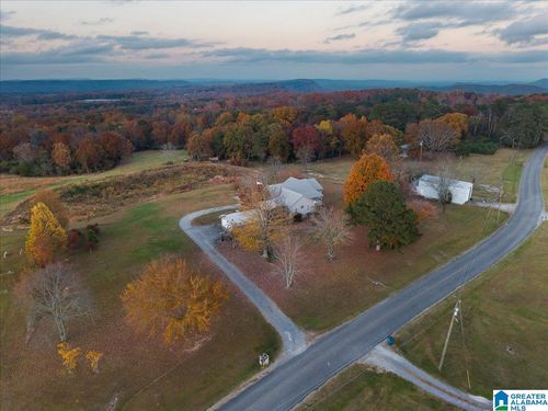 2405 Cliff Springs Rd, ONEONTA, AL, 35121-6836 | Card Image