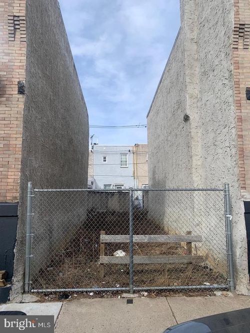 313 Fitzgerald St, Philadelphia, PA, 19148-3910 | Card Image