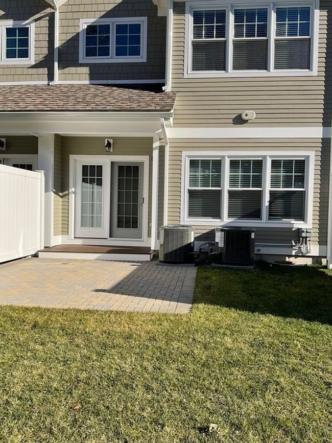 UNIT-28 - 285 Locust St, Townhouse with 2 bedrooms, 3 bathrooms and 1 parking in Woburn MA | Image 4