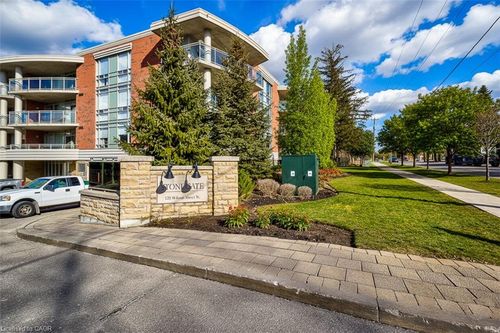 212-125 Wilson St W, Ancaster, ON, L9G0B3 | Card Image