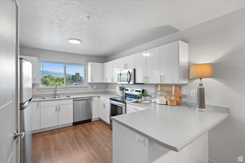b204-67 W 600 S, Springville, UT, 84663-1888 | Card Image