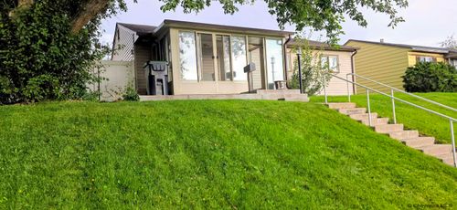 137 King Ct, Cheyenne, WY, 82007-2240 | Card Image