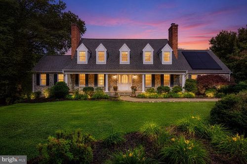 10101 Windy Knoll Ln, VIENNA, VA, 22182-1542 | Card Image