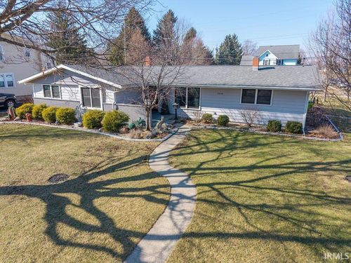 2038 College Ave, Huntington, IN, 46750-1513 | Card Image