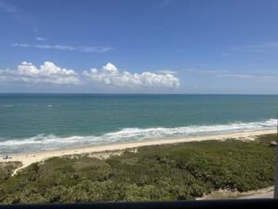 PH2 - 5047 N Highway A1a, Condo with 2 bedrooms, 2 bathrooms and null parking in Hutchinson Island FL | Image 1