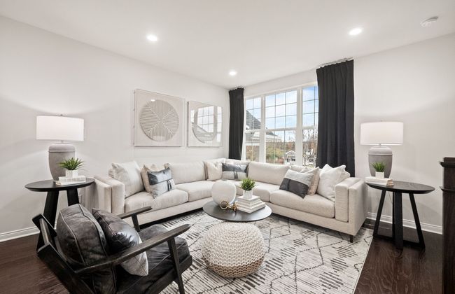 Gathering Room with 9' Ceilings | Image 5