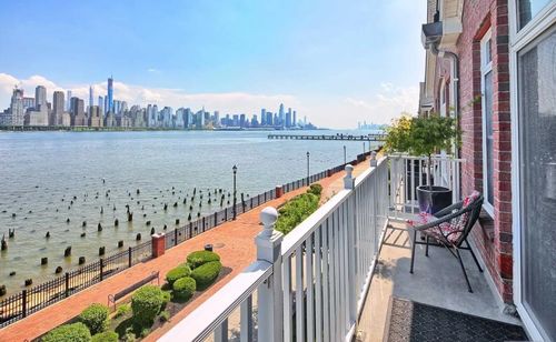 30 Lydia Dr, Guttenberg, NJ, 07093-8366 | Card Image