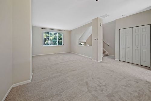 2195 Daybreak Dr, Aurora, IL, 60503-6701 | Card Image
