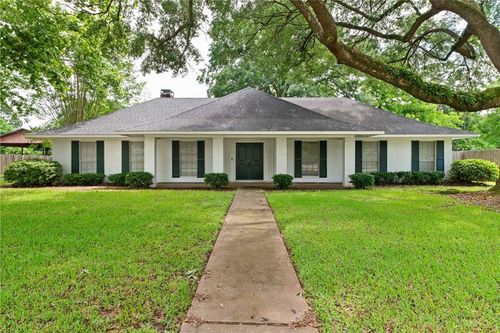 211 Heyman Ln, Alexandria, LA, 71303-3430 | Card Image