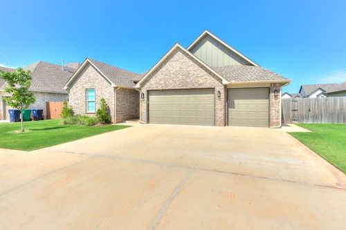 5609 Copper Stone Ct, Mustang, OK, 73064-1160 | Card Image