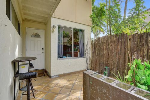 6-8226 Nw 8th Pl, Plantation, FL, 33324-1206 | Card Image