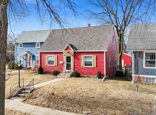 21 S Yale St, Vermillion, SD, 57069-3123 | Card Image