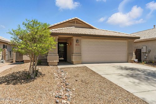 10381 E Oakbrook St, Tucson, AZ, 85747-5965 | Card Image
